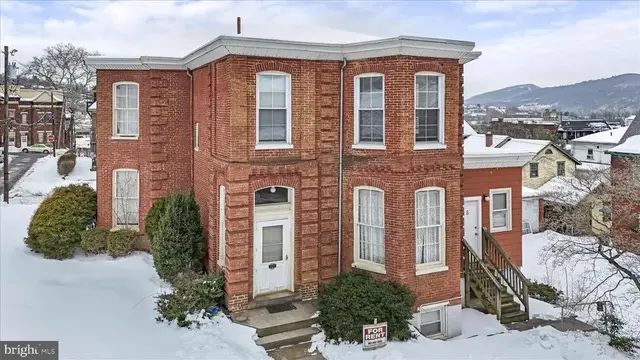 229 E Union St, Cumberland