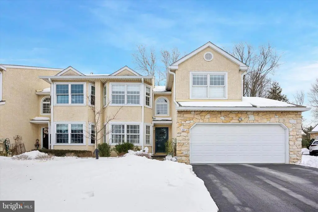 201 Crystal Ct, BLUE BELL