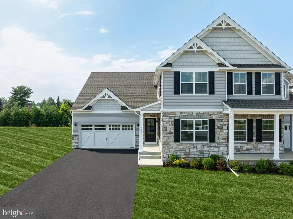 1247 Hershey Ln, LANCASTER