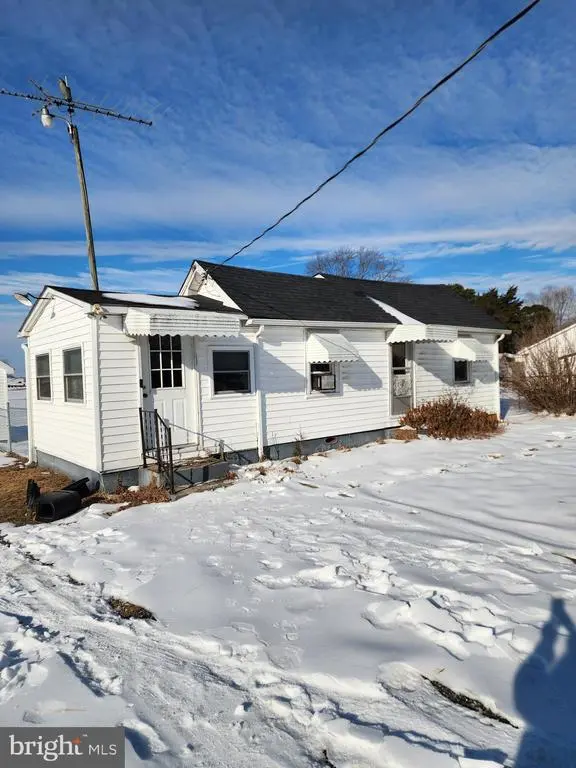 1691 Bay Rd, Milford