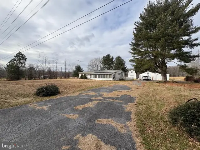 599 Kersey Rd, Viola