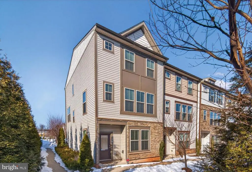 120 Tolocka Ter Ne, LEESBURG