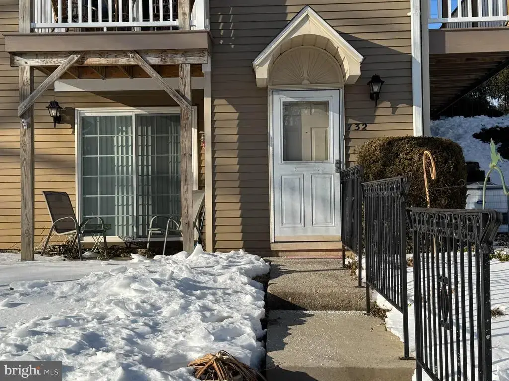732 Sparrow Ln, LANGHORNE