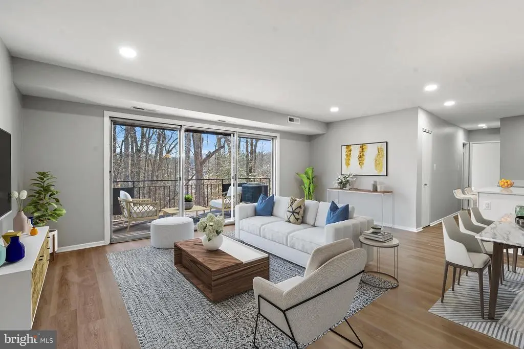 10171 Fair Woods Dr #301, FAIRFAX