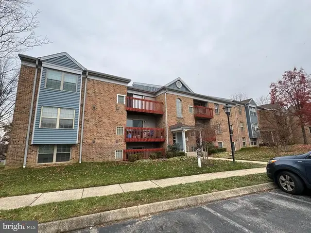 1260 Sugarwood Cir #102, Essex