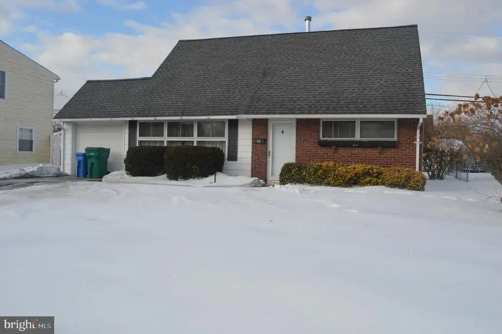 55 Kindle Ln, LEVITTOWN