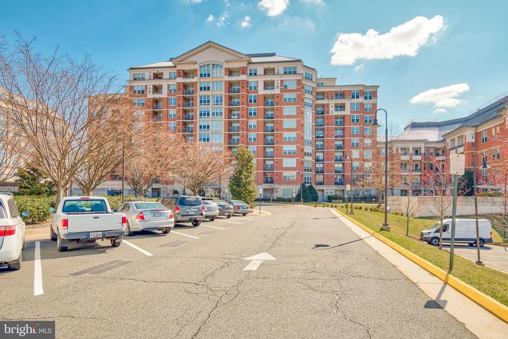 11770 Sunrise Valley Dr #325, RESTON