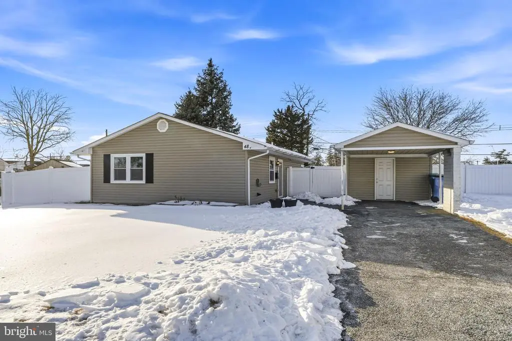 48 Gridiron Rd, LEVITTOWN