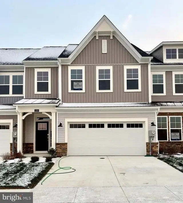 2164 Winterberry Ln, Cambridge
