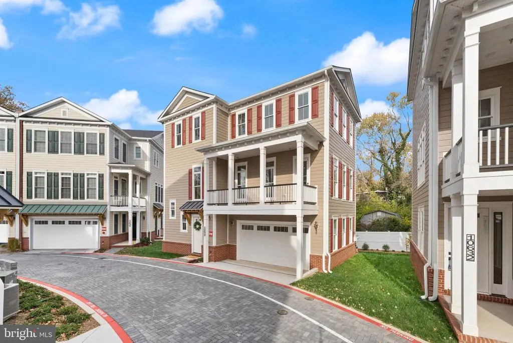 10634 Pocket Pl, FAIRFAX