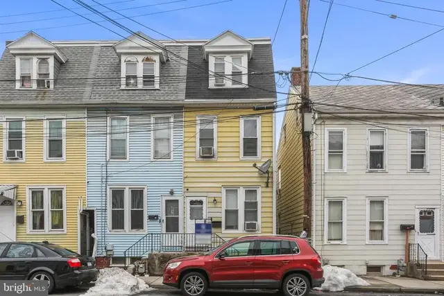 617 W College Ave, York