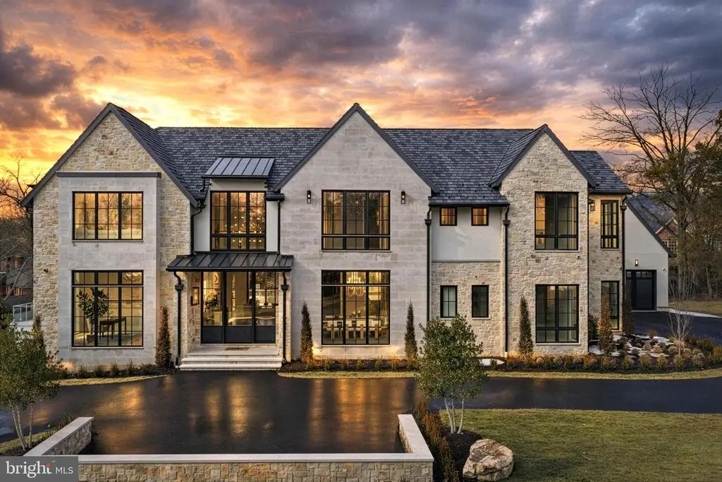 1306 Ballantrae Ct, MCLEAN