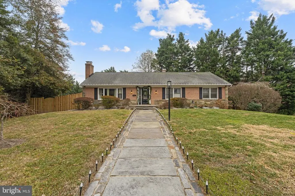 5001 Overlea Ct, BETHESDA