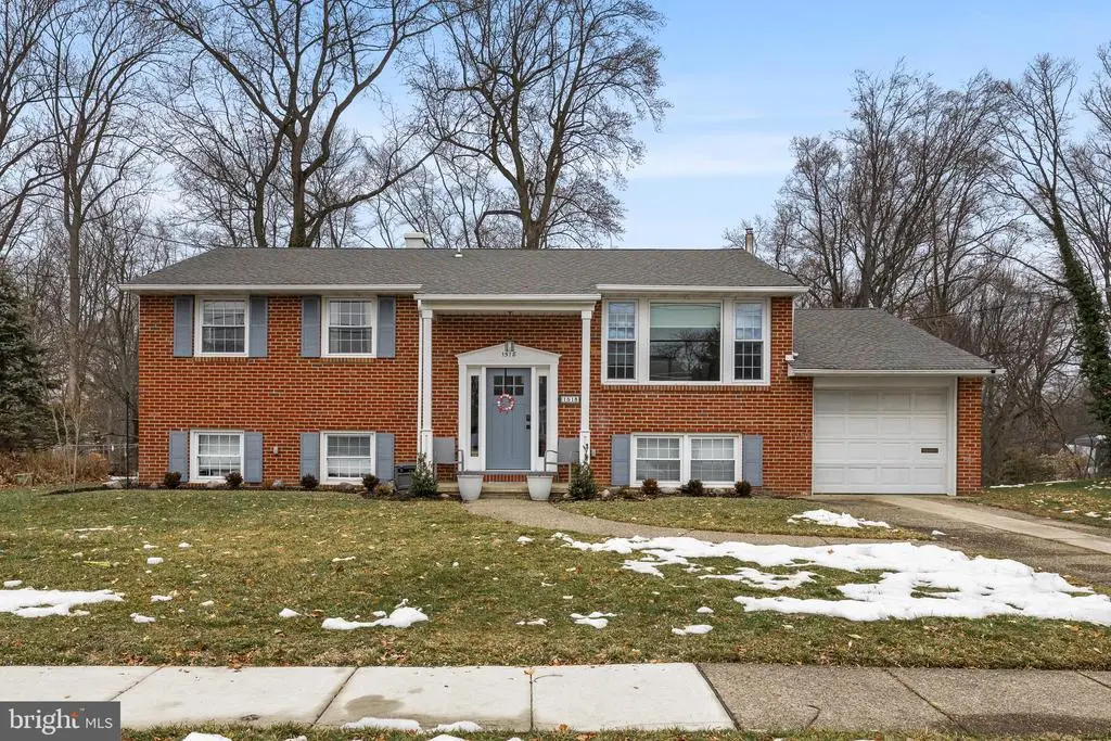 1518 Hillside Dr, CHERRY HILL