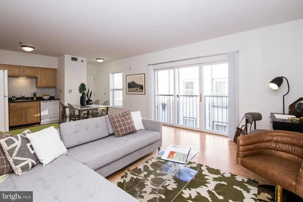 1030 N 2nd St #203, PHILADELPHIA