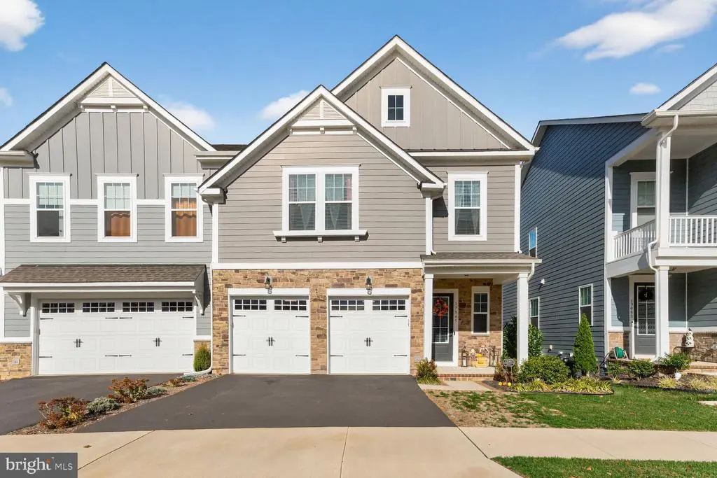 17945 Woods Overlook Dr, DUMFRIES