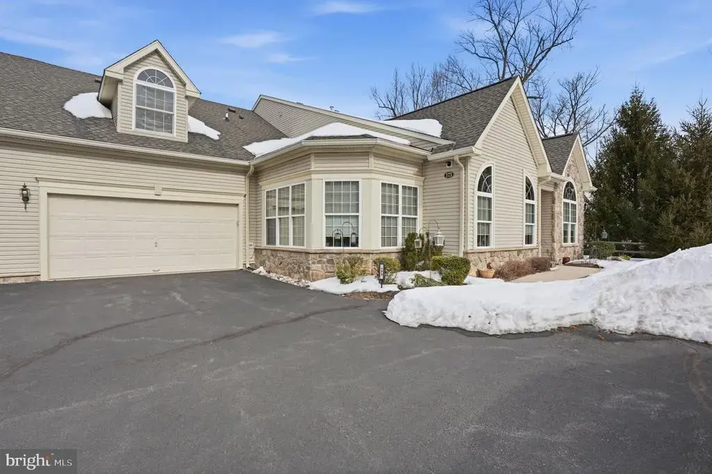 173 Villa Dr #100, WARMINSTER