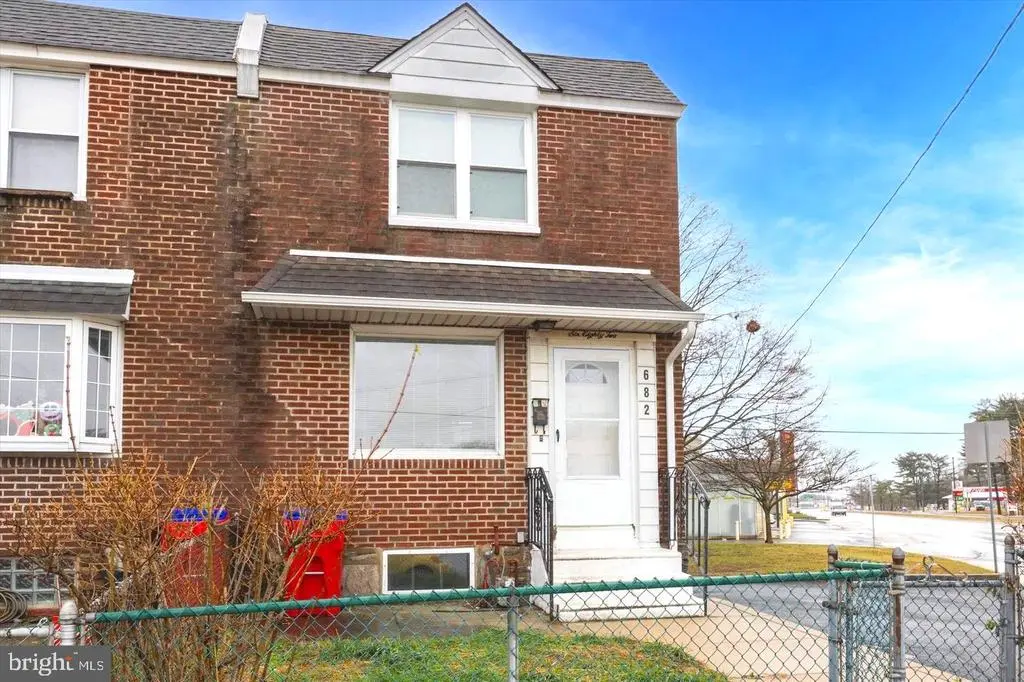 682 2nd Ave, BRISTOL