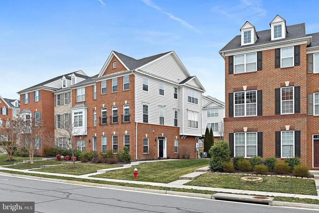 23196 Wrathall Dr, ASHBURN