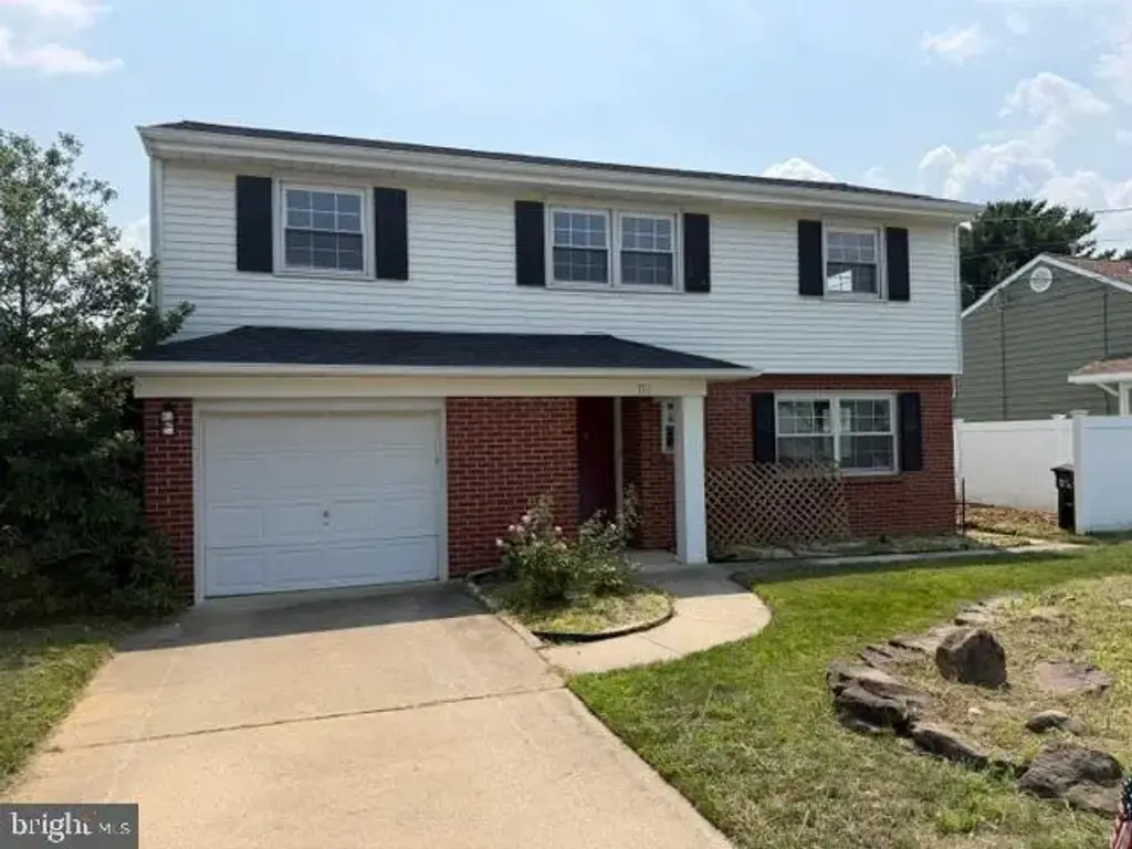 10 Constance Dr, HAMILTON