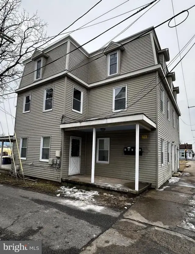 118 W Division St, Dover
