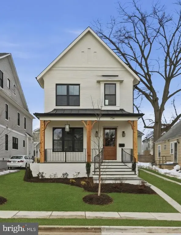 724 N Cleveland St, ARLINGTON