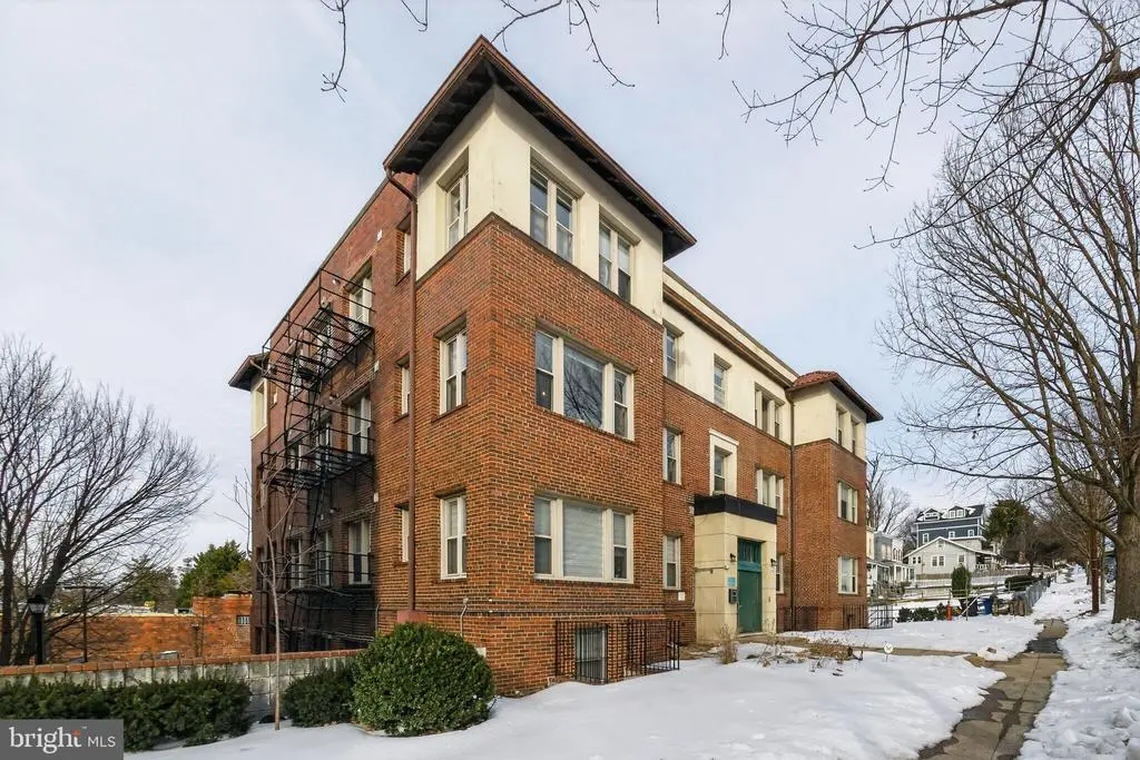 1218 Perry St Ne #201, WASHINGTON