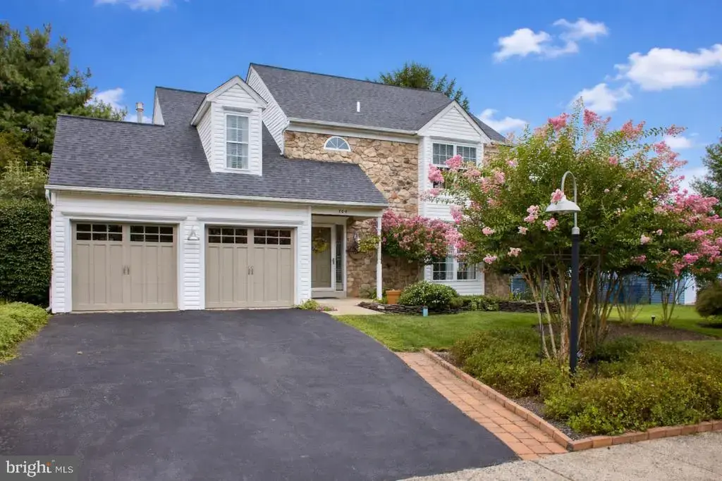 704 Campus Dr, PERKASIE