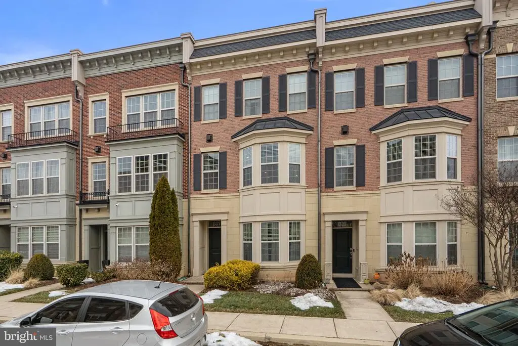 807 Admirals Way #317, OXON HILL