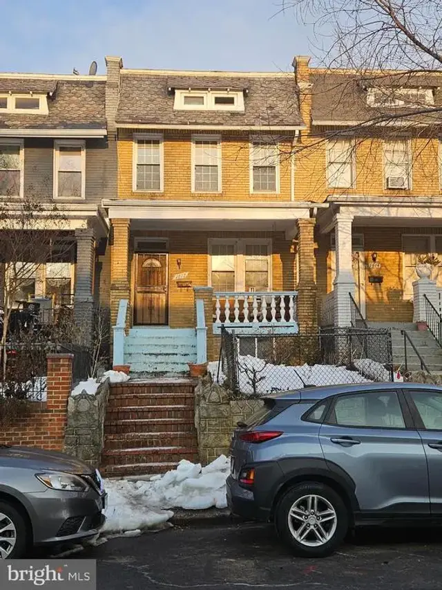 1612 Trinidad Ave Ne, Washington