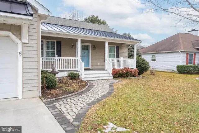 8 N Atlantic Dr, Lewes