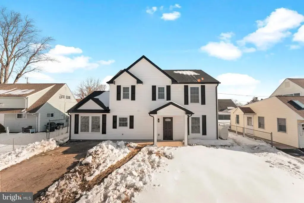 12 Geranium Rd, LEVITTOWN