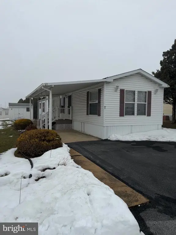 7 Country Acres Gold Park, MYERSTOWN