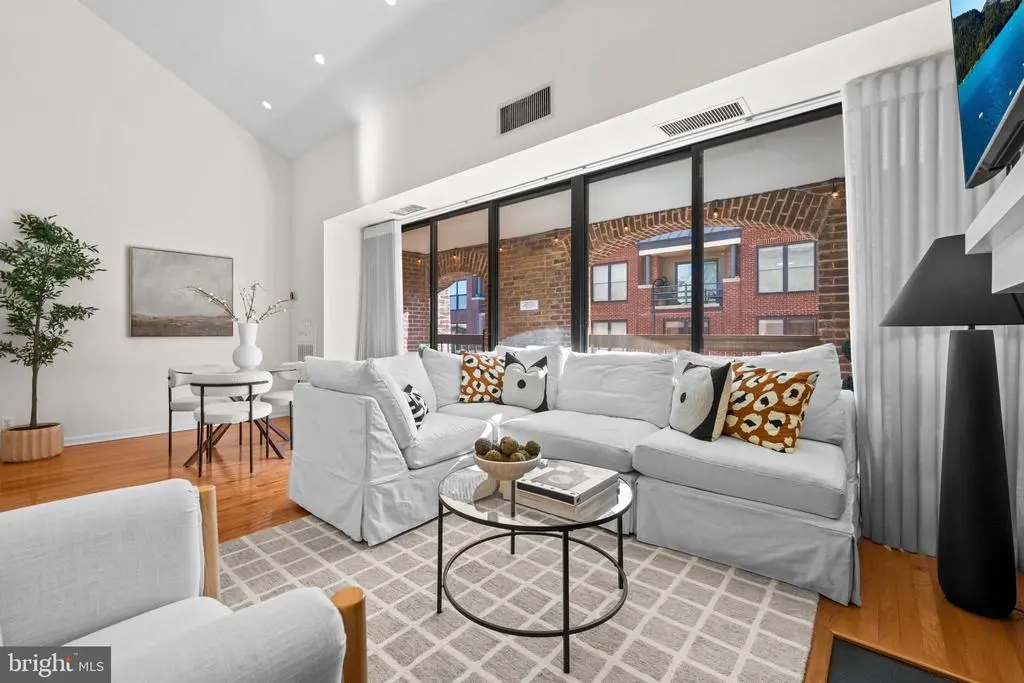 3225 Grace St Nw #219, WASHINGTON