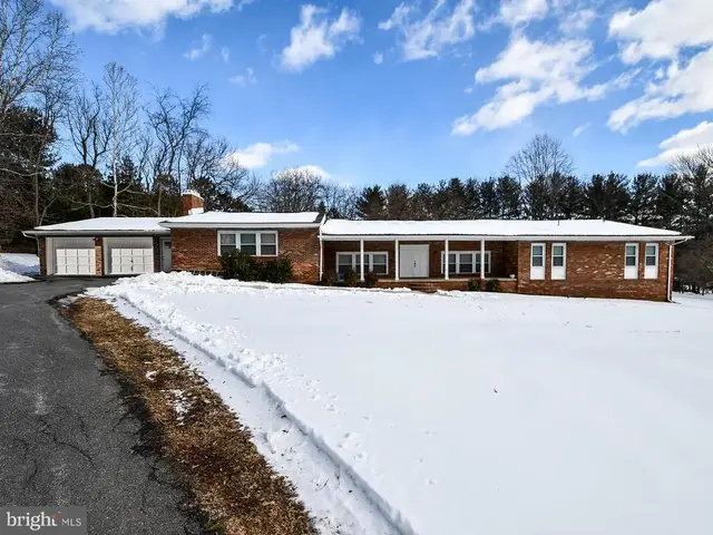 4521 10 Oaks Rd, Dayton