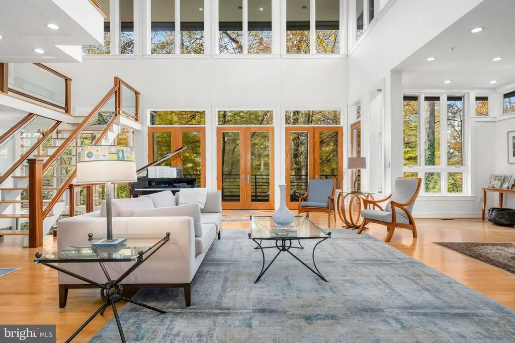 2807 Chesterfield Pl Nw, WASHINGTON