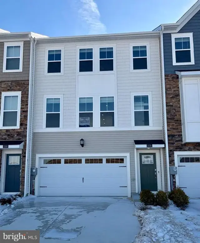 2178 Winterberry Ln, Cambridge