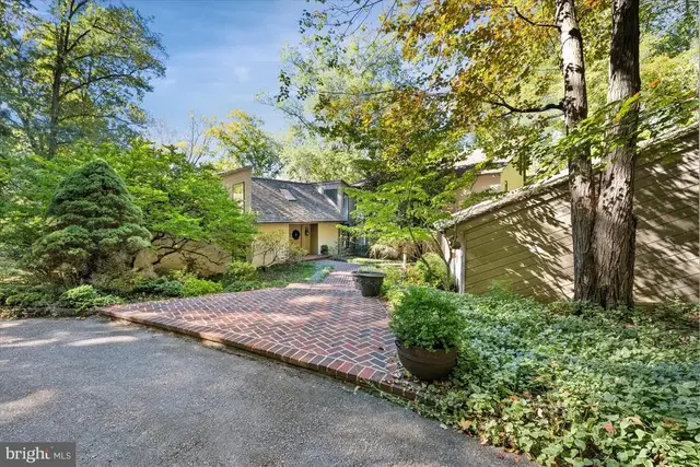 6 Carriage Rd, Greenville