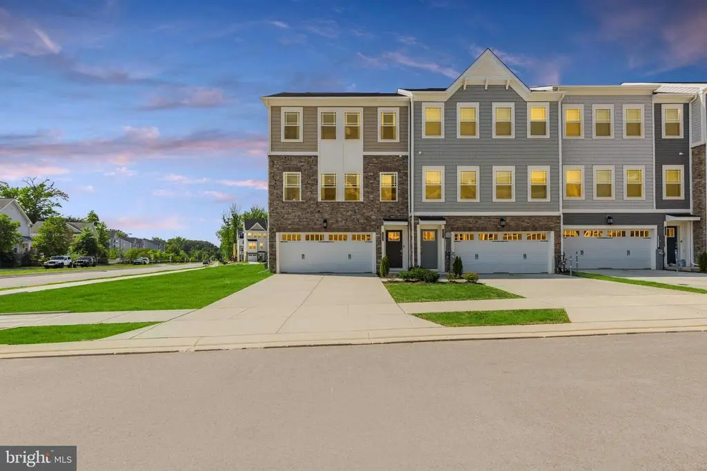 1800 Watermark Way, Essex