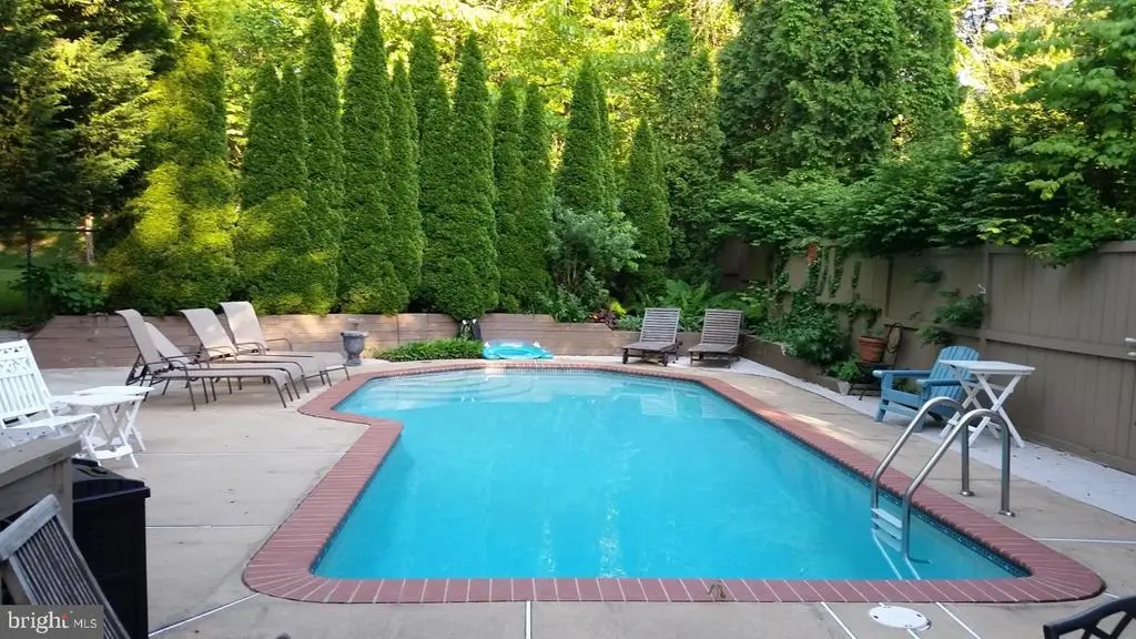 7403 Carmine St, ANNANDALE