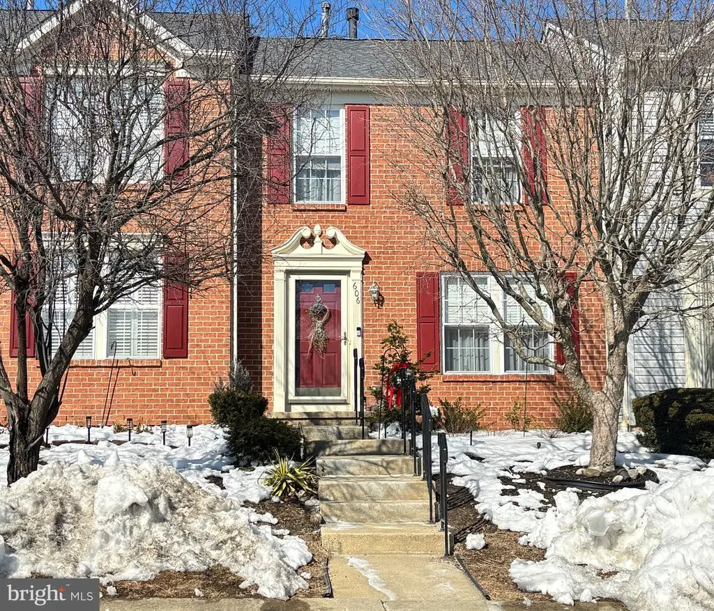 606 Sangreal Ct, MANTUA