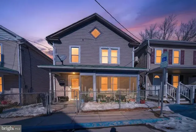 376 Charles St, Winchester