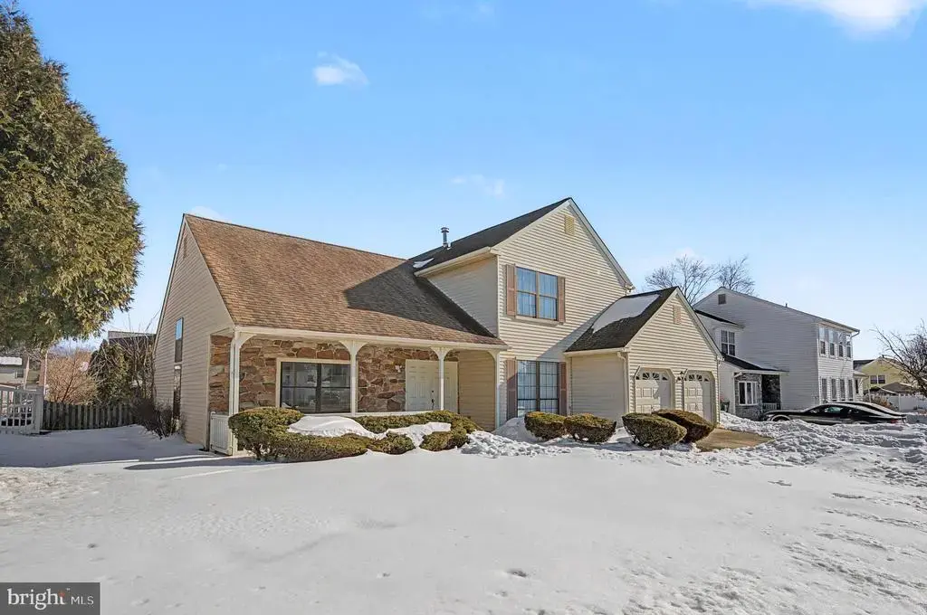 2349 New Market Sq S, BENSALEM