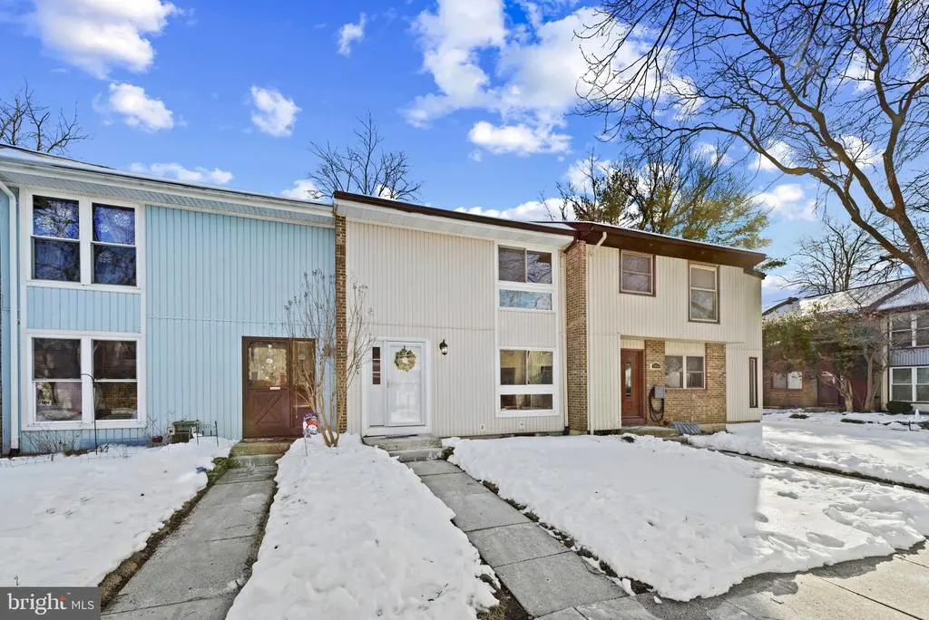 2004 Cambridge Dr, Crofton