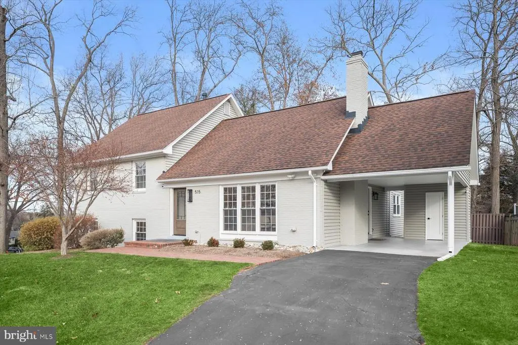 515 Woodland Ct Nw, VIENNA