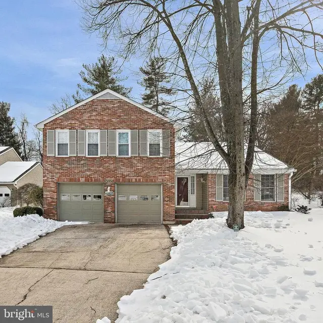 10123 Silver Twine, Columbia