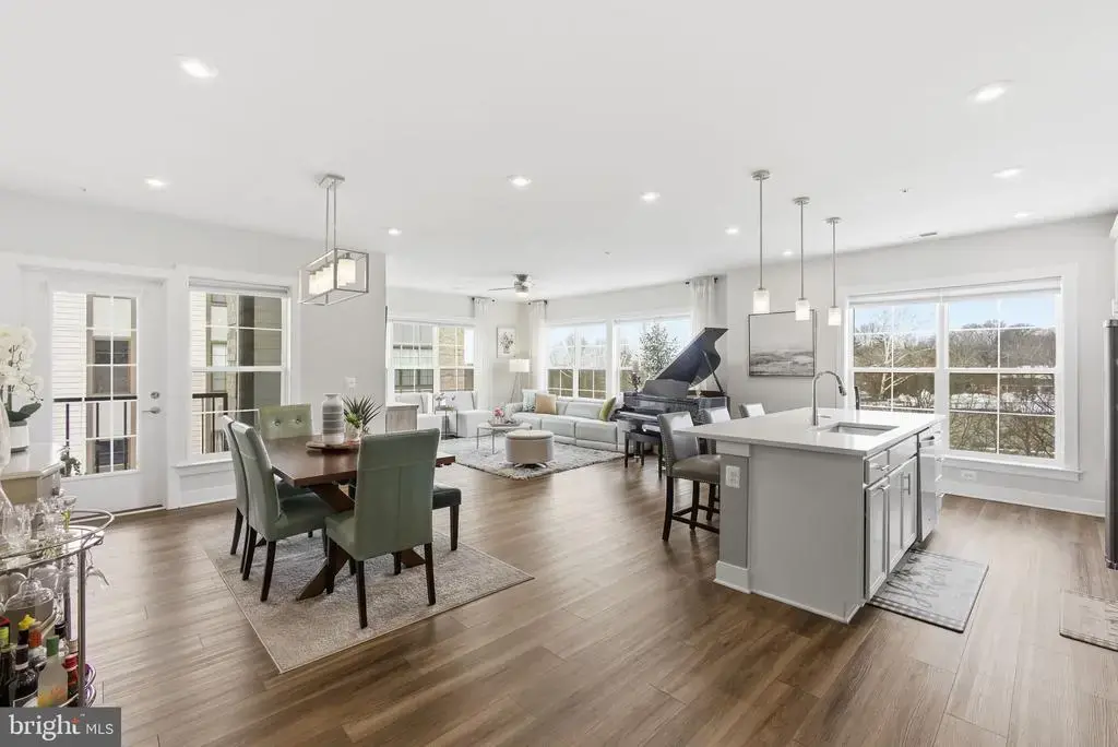 102 Saint Ives Pl #307, OXON HILL