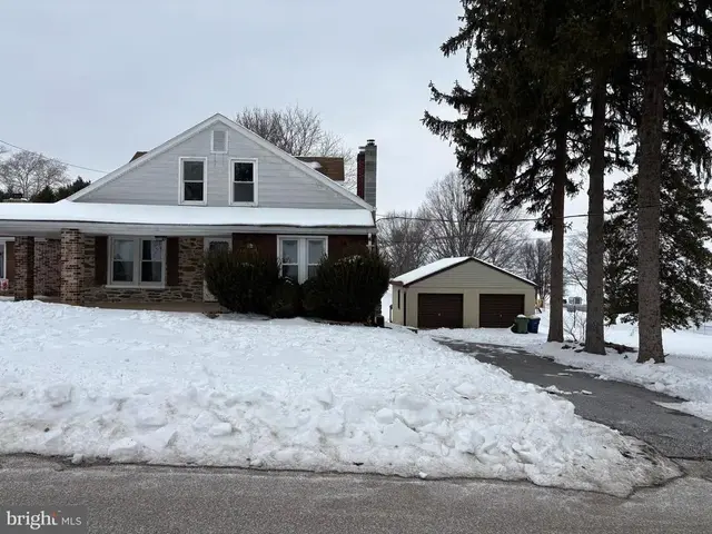 9446-9448 E Springfield Rd, Seven Valleys