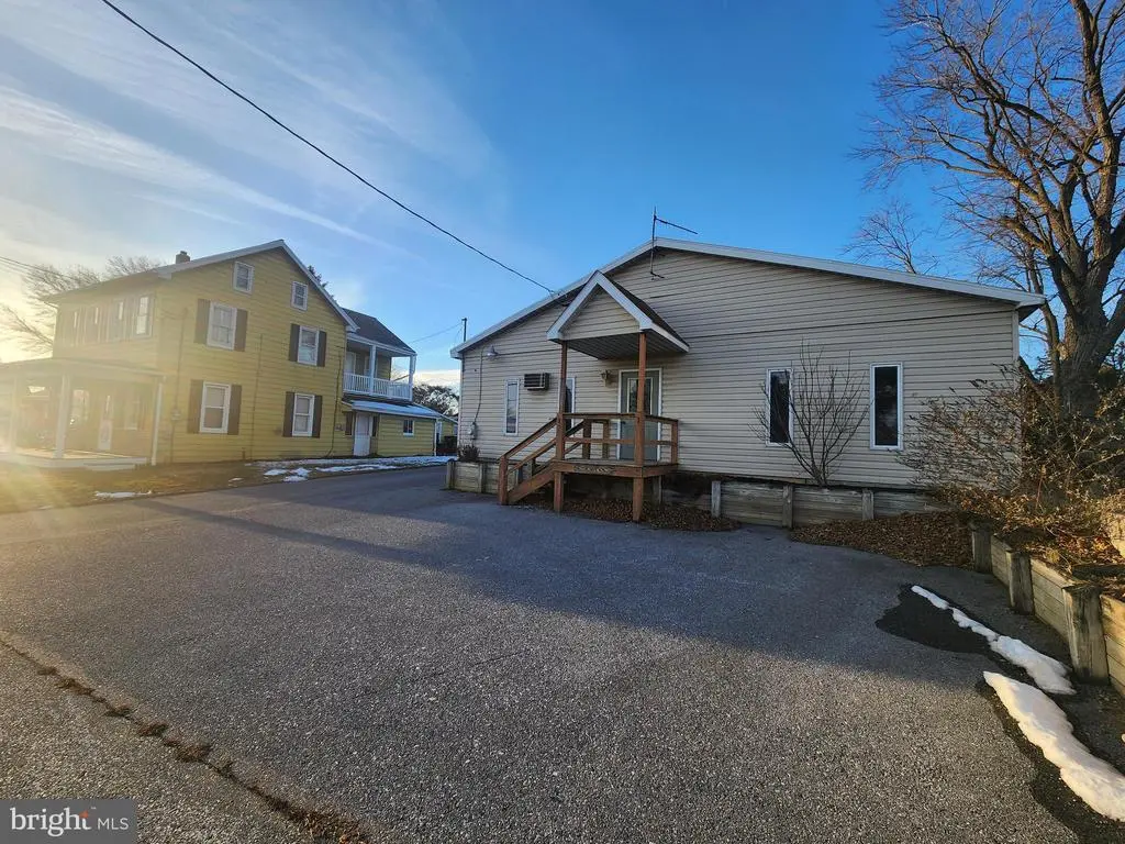 1172 Mount Joy Rd, MANHEIM