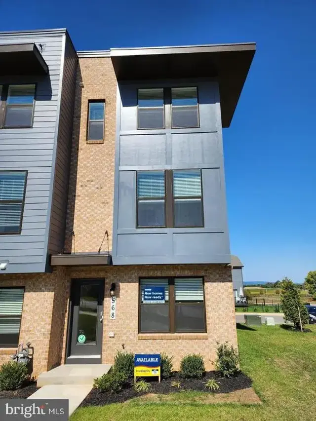 568 Banquet Ln Ln, Frederick